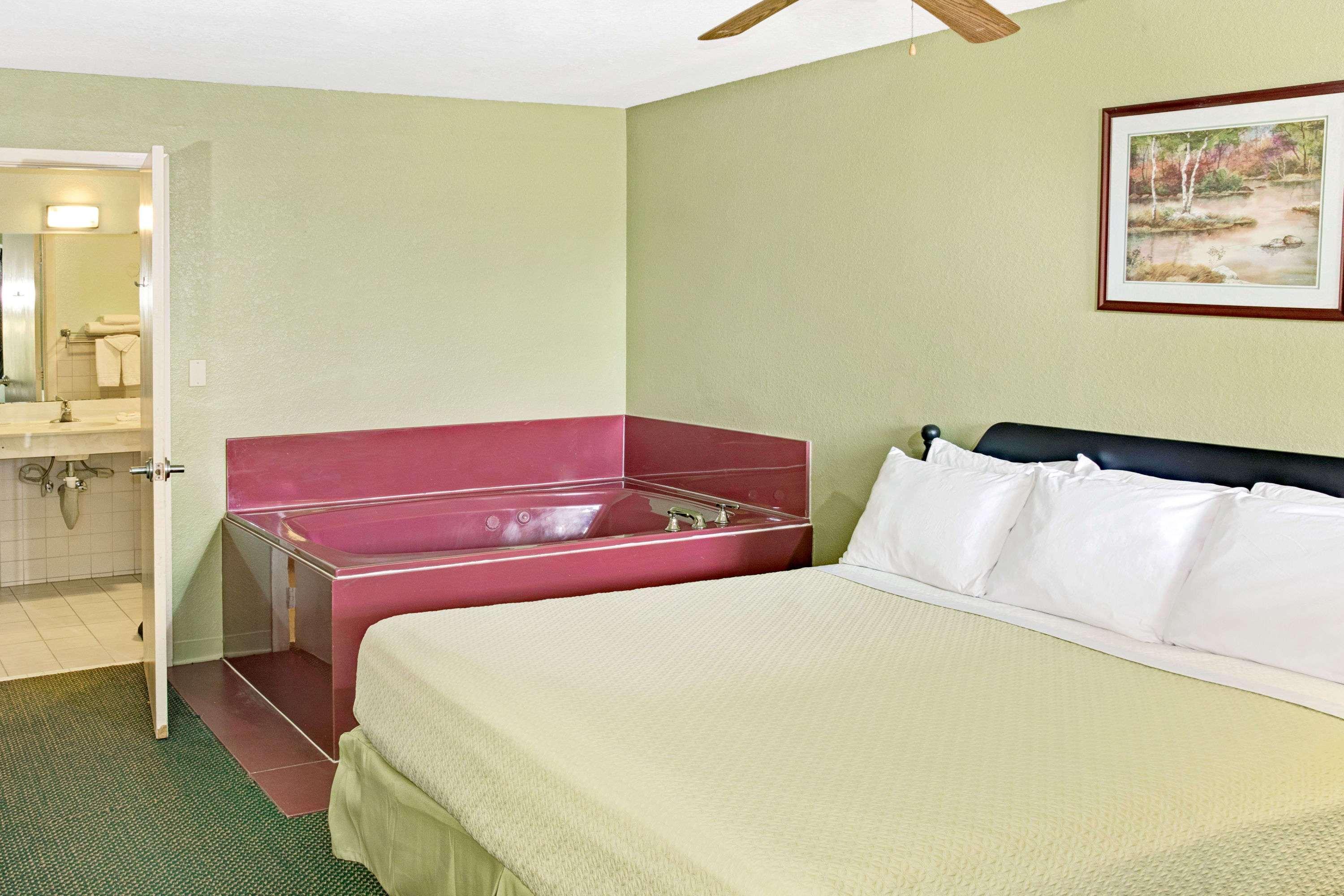 Days Inn By Wyndham El Campo Tx Екстер'єр фото